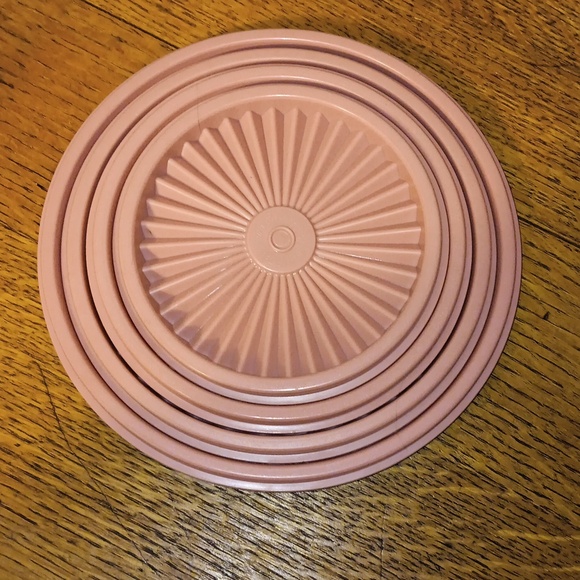 Tupperware Set - Picture 13 of 13